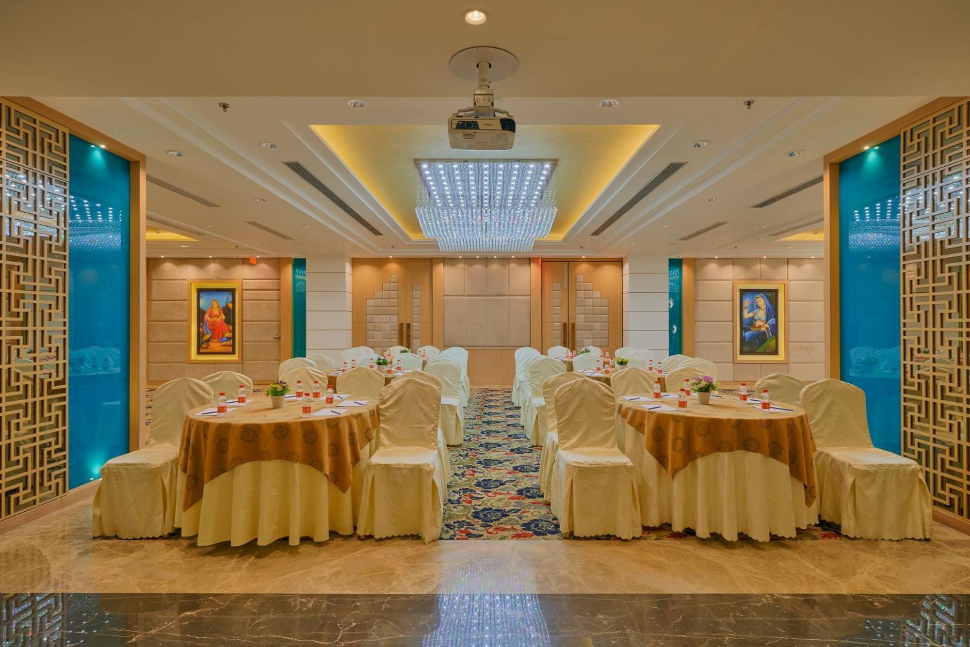 Skk Blu Hotel & Spa Udajpur Exteriér fotografie